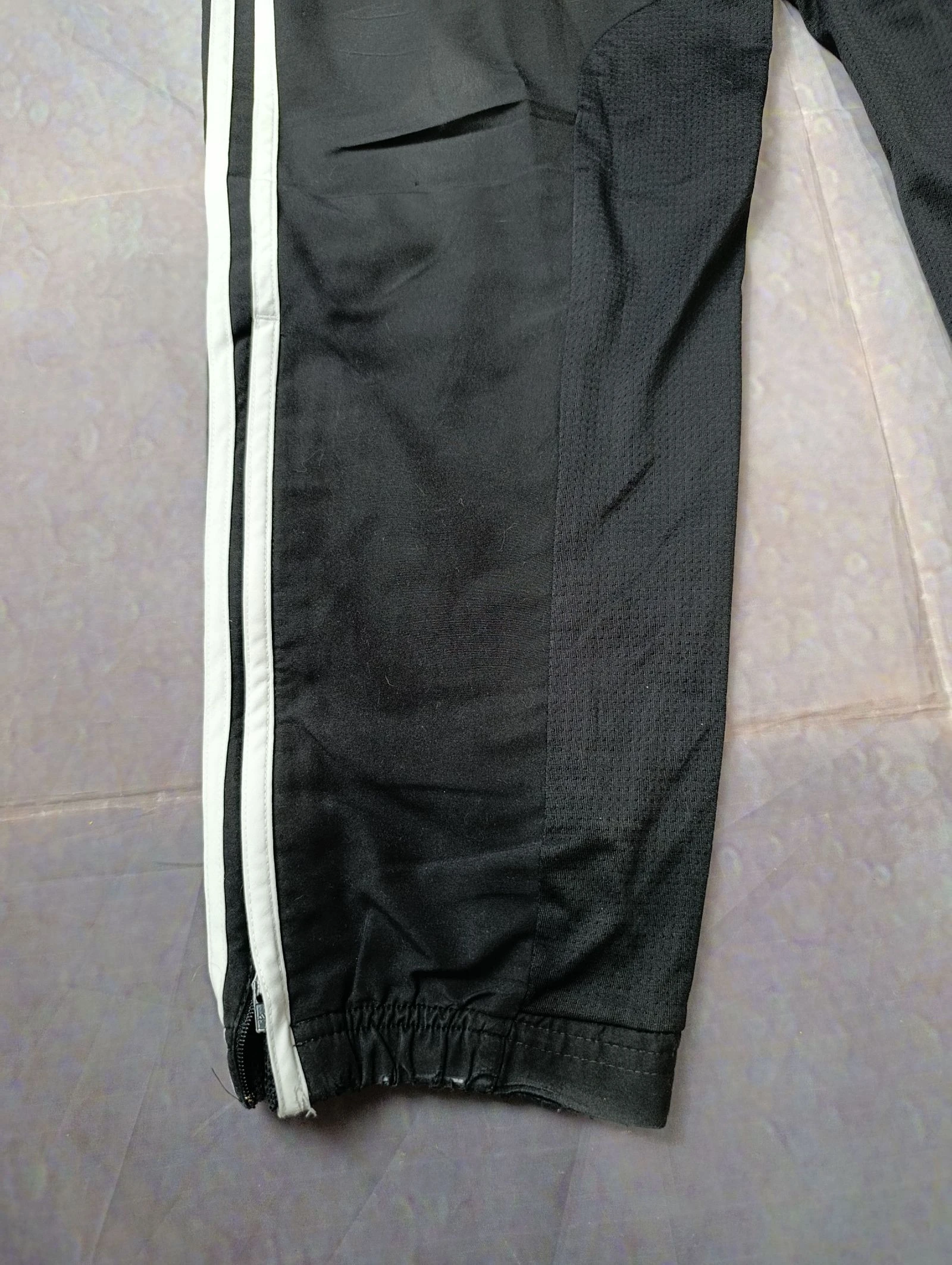 Pantalones de chándal Adidas Black 3-Stripes – Hombre M – photo 2